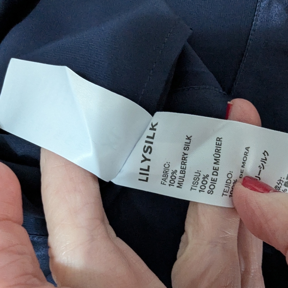Elegant Blue Silk Sleeveless Top - Picture 7 of 8